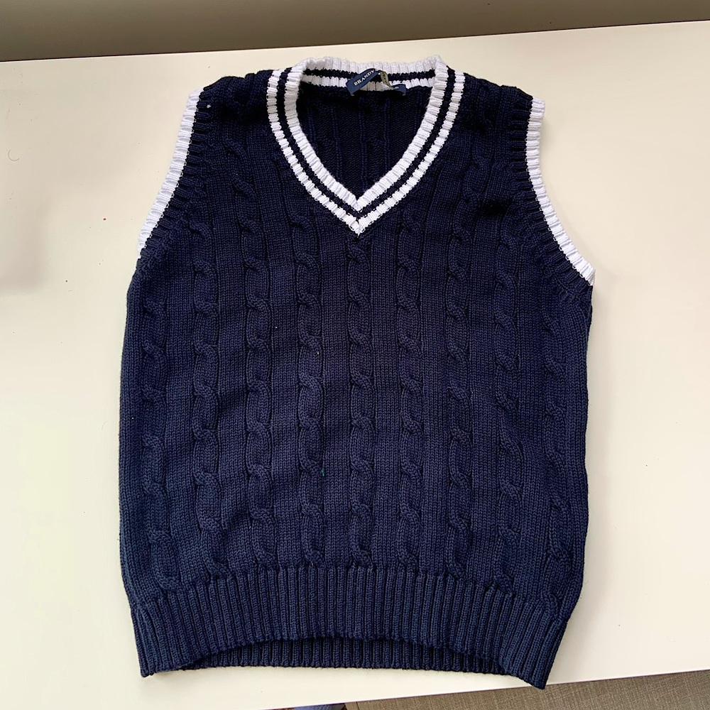 navy sweater vest !